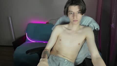 guy_liam1 online show from March 6, 5:22 pm