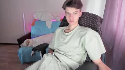 guy_liam1 online show from September 26, 8:40 am