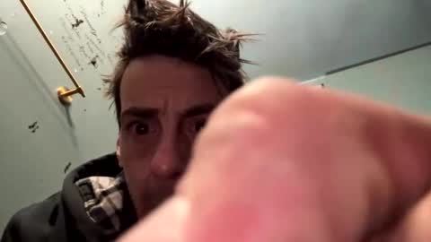 Snapshot of guy_shy420 chatting on November 11, 10:15 am guy_shy420 online show from November 11, 10:15 am