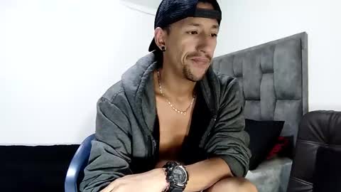 karim online show from February 9, 2:06 am