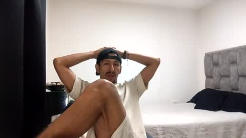 Snapshot of guykarim_ chatting on July 8, 6:29 am guykarim_ online show from July 8, 6:29 am