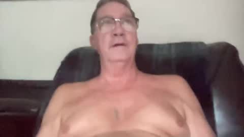 Snapshot of gwashere4u chatting on September 17, 11:56 am gwashere4u online show from September 17, 11:56 am