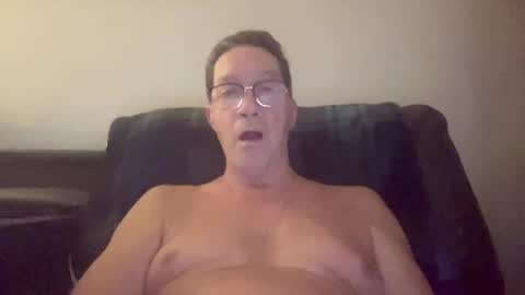 Snapshot of gwashere4u chatting on October 9, 12:19 am gwashere4u online show from October 9, 12:19 am