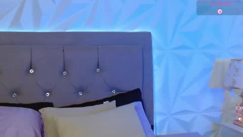 Gwen Drew online show from September 23, 1:14 pm