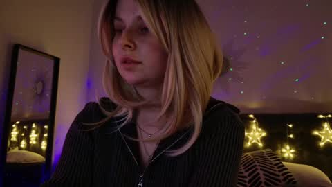 gwenhilton online show from December 28, 11:41 am