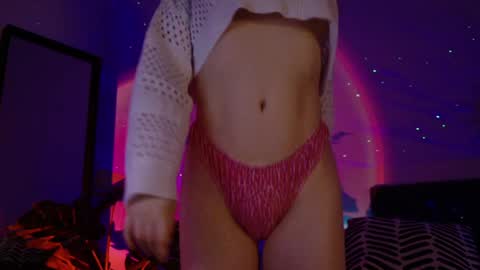 gwenhilton online show from January 24, 5:42 am