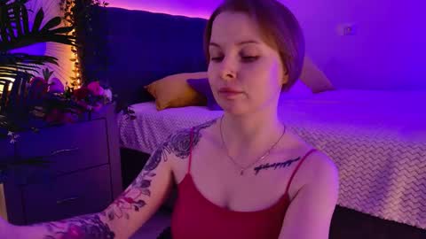 gwenhilton online show from September 30, 6:18 am