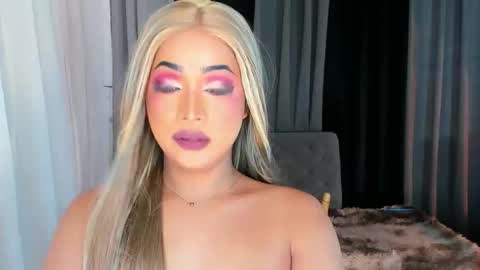 Call me Miss Gwen online show from October 15, 10:26 am