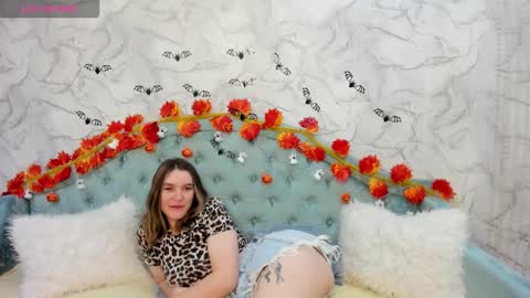 gwensmitt online show from October 31, 1:50 am