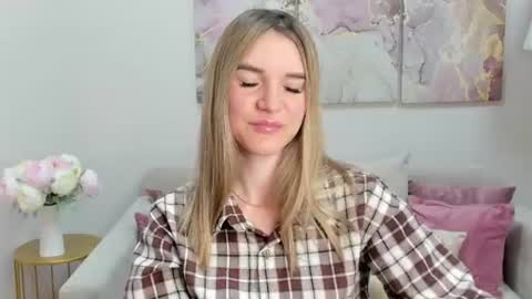 gwensmitt online show from June 20, 10:01 pm