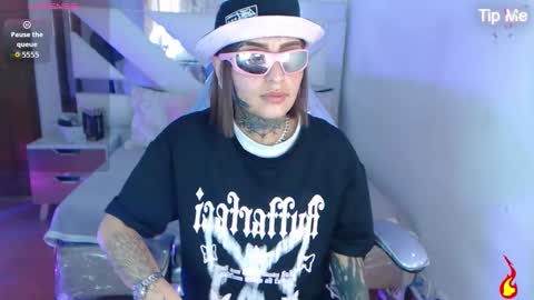 gyal_8_ online show from October 23, 9:24 pm