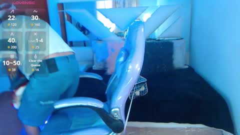 gyal_8_ online show from October 24, 7:54 pm