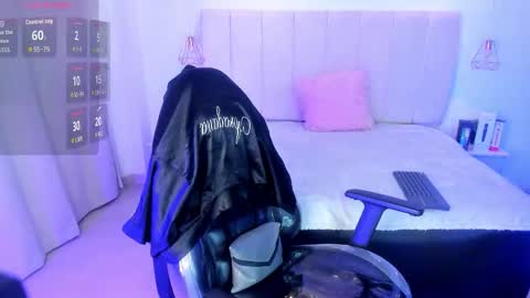 gyal_8_ online show from March 20, 3:33 am