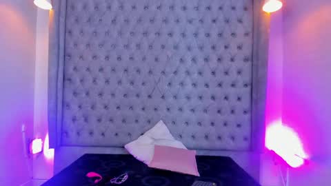 Gyal Smith online show from May 7, 4:18 am