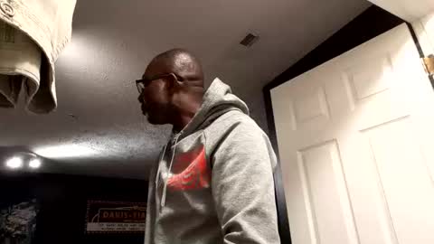 gyesaw1970 online show from December 1, 5:23 am