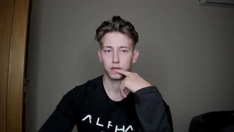 Snapshot of gym_alpha chatting on December 23, 10:01 pm Oliver online show from December 23, 10:01 pm