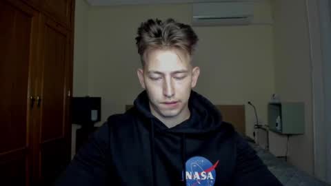 Snapshot of gym_alpha chatting on March 1, 7:48 pm Oliver online show from March 1, 7:48 pm