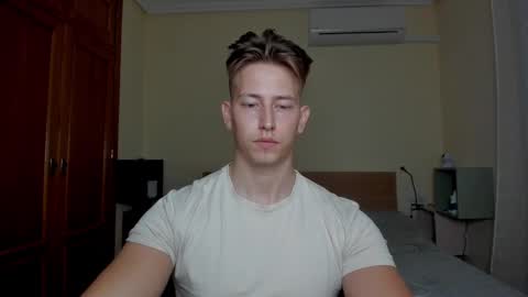 Snapshot of gym_alpha chatting on March 2, 11:20 pm Oliver online show from March 2, 11:20 pm