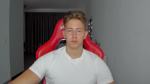 Snapshot of gym_alpha chatting on October 24, 9:28 am Oliver online show from October 24, 9:28 am