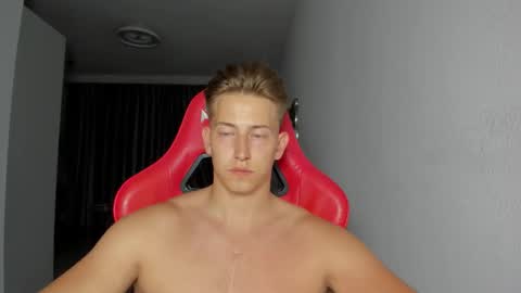 Snapshot of gym_alpha chatting on October 28, 10:45 pm Oliver online show from October 28, 10:45 pm