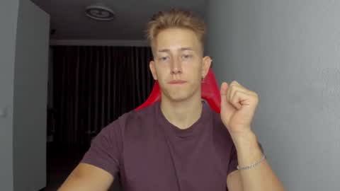 Snapshot of gym_alpha chatting on November 24, 11:37 pm Oliver online show from November 24, 11:37 pm