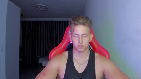 Snapshot of gym_alpha chatting on November 26, 10:00 pm Oliver online show from November 26, 10:00 pm