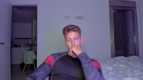 Snapshot of gym_alpha chatting on December 15, 10:14 pm Oliver online show from December 15, 10:14 pm