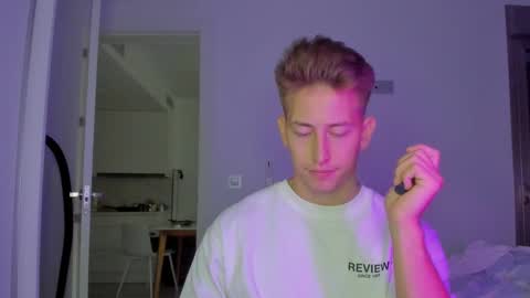 Snapshot of gym_alpha chatting on December 21, 3:52 pm Oliver online show from December 21, 3:52 pm