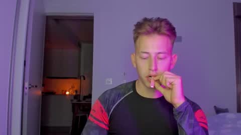 Snapshot of gym_alpha chatting on December 22, 9:45 pm Oliver online show from December 22, 9:45 pm