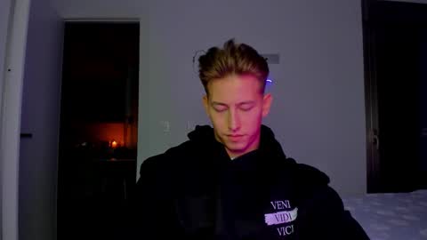 Snapshot of gym_alpha chatting on January 6, 9:39 pm Oliver online show from January 6, 9:39 pm