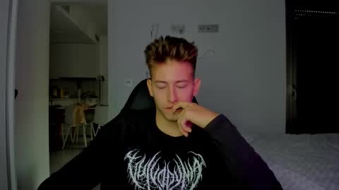 Oliver online show from February 15, 1:52 pm