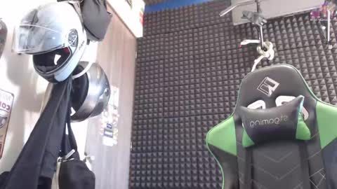 Snapshot of gymbro42 chatting on May 20, 3:07 pm Gymbro42 online show from May 20, 3:07 pm