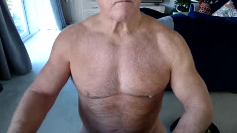 Snapshot of gymguyuk28 chatting on December 19, 11:50 am Gymguy online show from December 19, 11:50 am