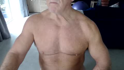 Snapshot of gymguyuk28 chatting on January 13, 11:48 am Gymguy online show from January 13, 11:48 am