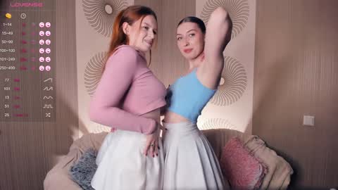 Kelly  Lilly online show from December 17, 6:45 am