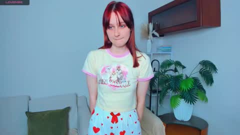 Kelly  Lilly online show from November 7, 6:41 pm