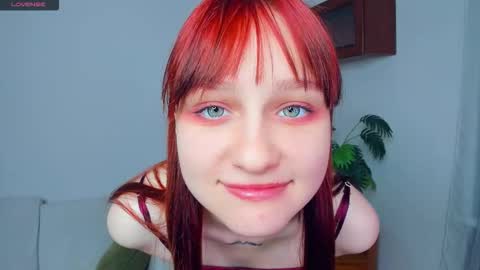 Kelly  Lilly online show from November 16, 6:35 pm