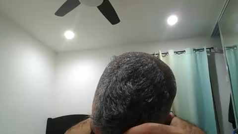 h0nest84 online show from December 1, 4:39 am