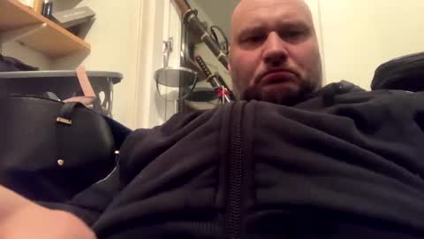 h0rnyd0ggy online show from December 30, 5:02 pm