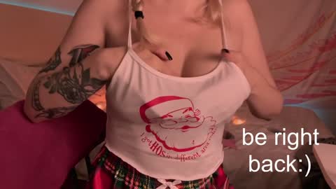 Snapshot of h2h0e chatting on January 25, 10:39 pm Lana online show from January 25, 10:39 pm