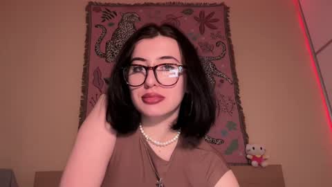 Helga online show from April 13, 4:45 pm