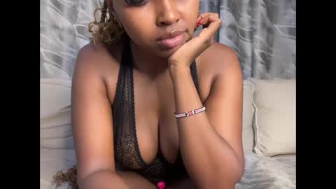 Snapshot of h_o_t_goddess chatting on February 10, 6:50 am h_o_t_goddess online show from February 10, 6:50 am