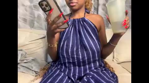 Snapshot of h_o_t_goddess chatting on February 12, 5:13 am h_o_t_goddess online show from February 12, 5:13 am