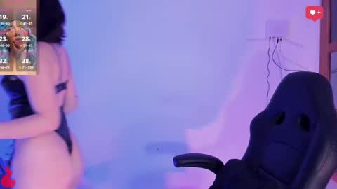 haanna_thompsoon online show from December 14, 4:23 am