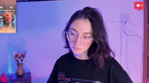 haanna_thompsoon online show from December 14, 7:29 am