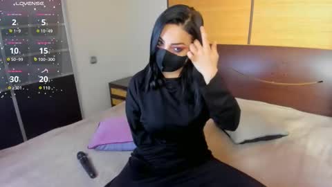 Linda online show from October 8, 2:53 am