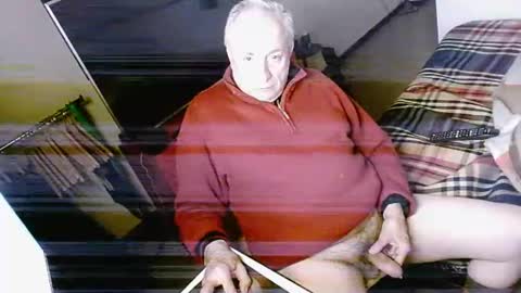 Snapshot of hacknoob62 chatting on January 25, 5:40 pm hacknoob62 online show from January 25, 5:40 pm