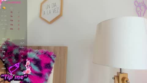 Snapshot of hadid_jimenez chatting on November 20, 6:40 pm Hadid online show from November 20, 6:40 pm