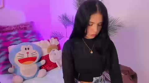 Snapshot of hadid_jimenez chatting on January 7, 8:00 pm Hadid online show from January 7, 8:00 pm