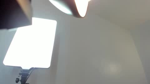 Hadid online show from March 9, 7:07 pm